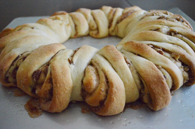 cinnamon ring cooked (640x424)