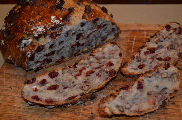 sliced cranberry nut (640x424)