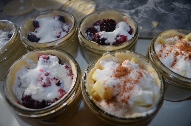 adding sugar (640x424)