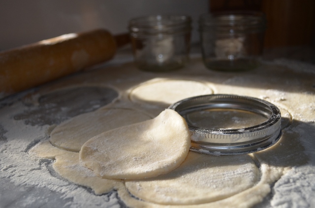 cutting circles (640x424)