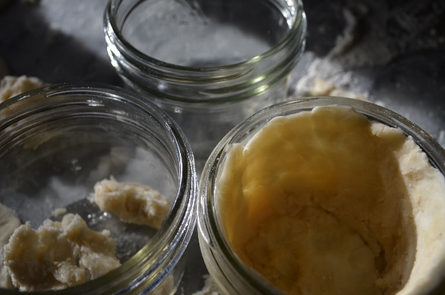 dough in jars (640x424)