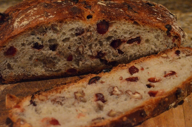 cranberry nut sliced (640x424)