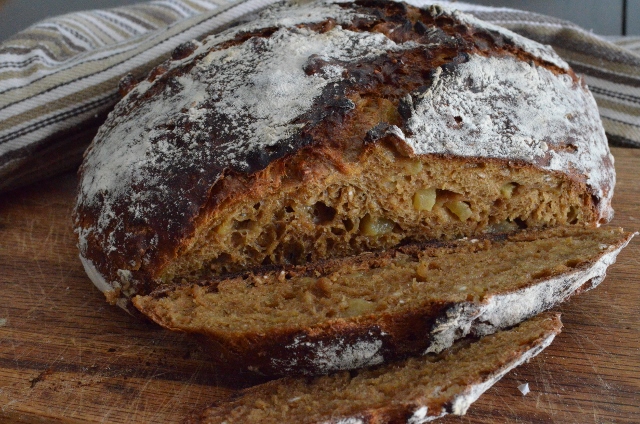 molasses apple sliced (640x424)